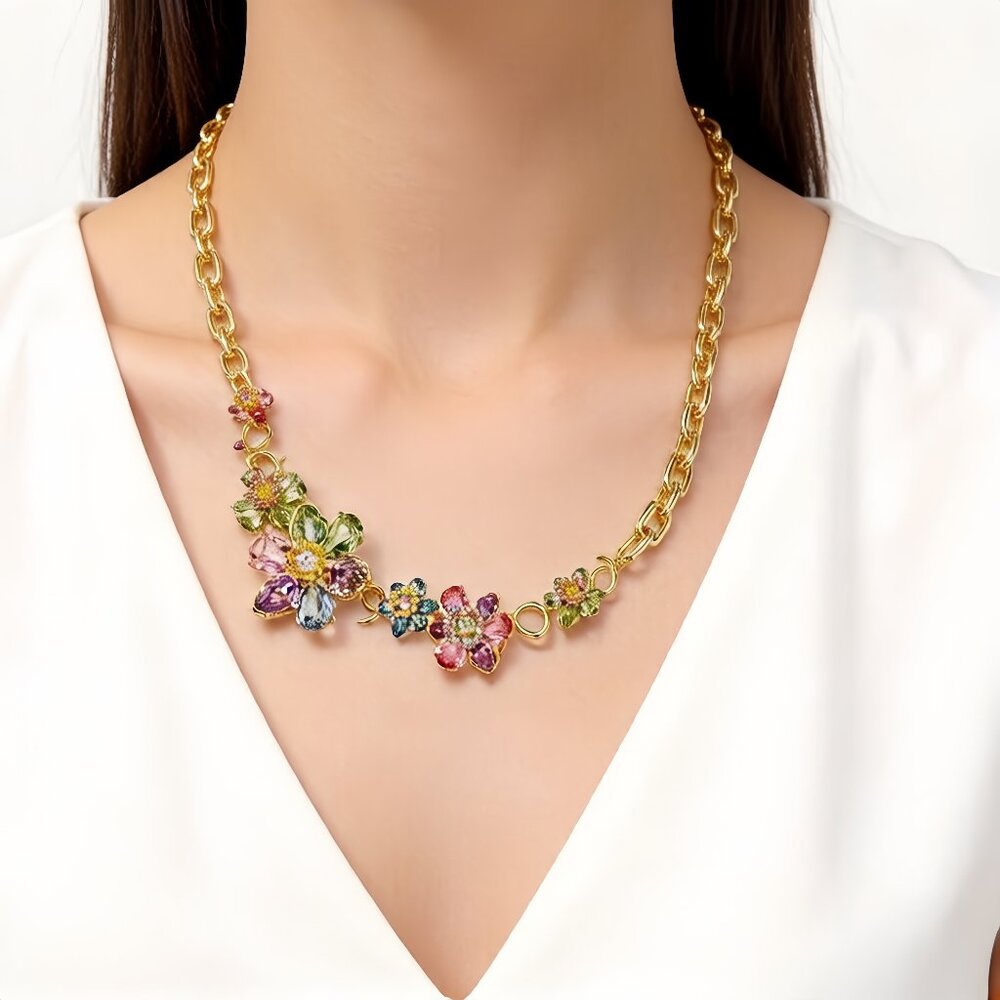 New necklace design Swarovski Idyllia flower necklace pendant